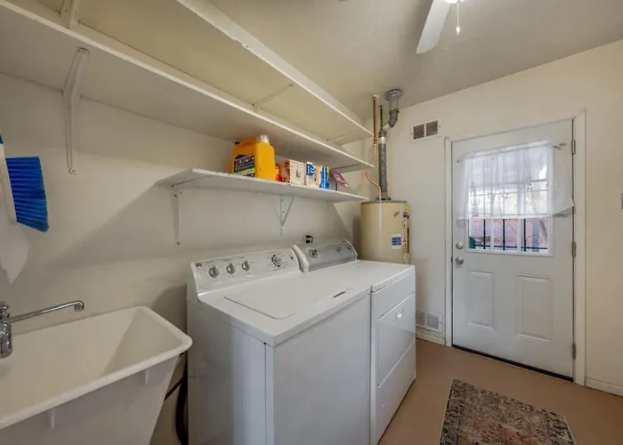Carport, 4 Bedroom 2 Ba, Sleeps Up To 8, Fenced Yard Tucson